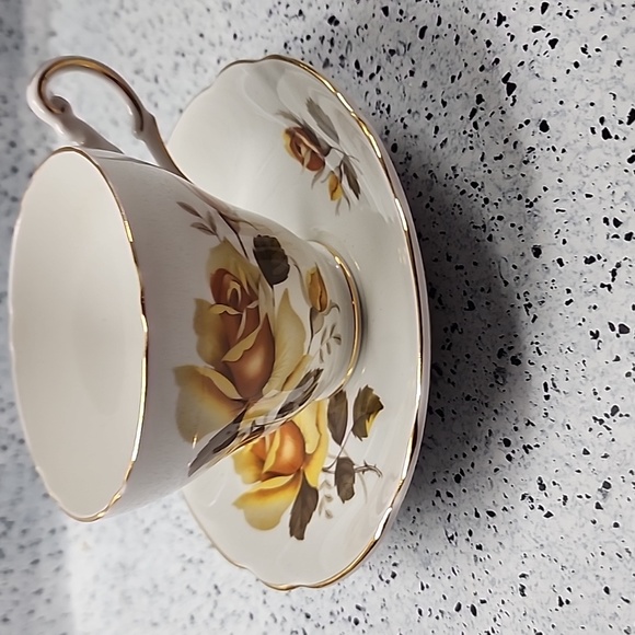 Yellow Rose Regency English Bone China Tea Cup & Saucer MINT - Picture 2 of 8